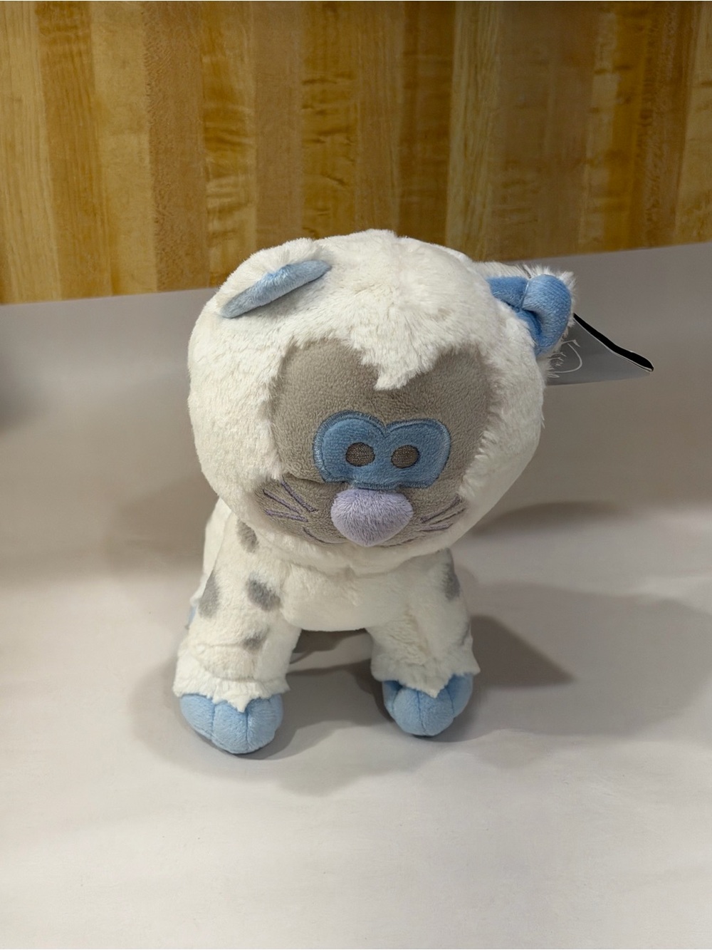 Disney Expedition Everest White Blue Grey Snow Leopard Plush Stuffed Cat